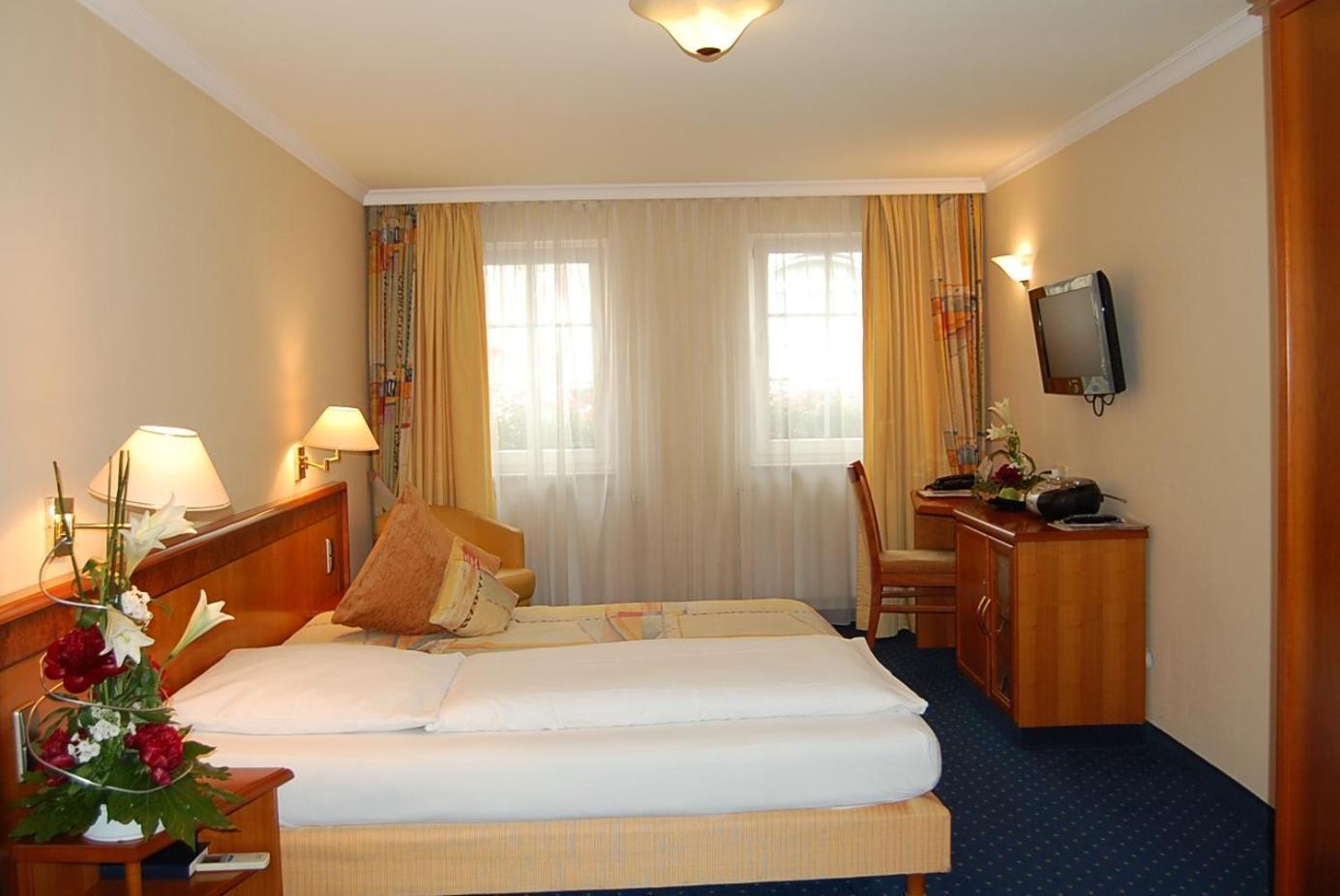 Hotel Ochsen Штутгарт Экстерьер фото